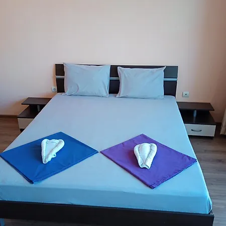 Lazur Apartamento *