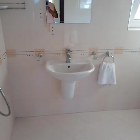 Lazur Apartamento *
